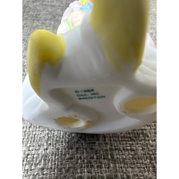 Vintage 1984 Cabbage Patch Ceramic Girl Red Hair Figurine Holding Flowers Spring - Picture 7 of 7